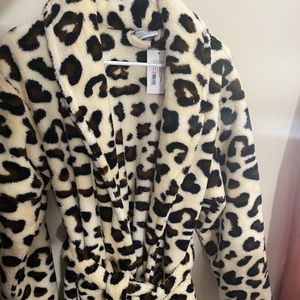 *• SOFT ANIMAL PRINT ROBE •*